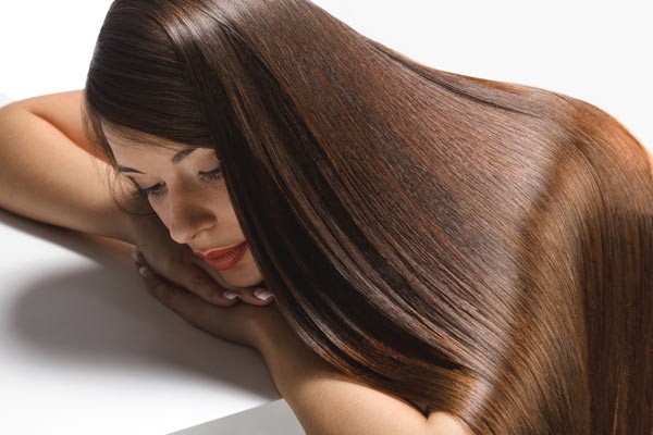 وصفات طبيعية لتنعيم الشعر